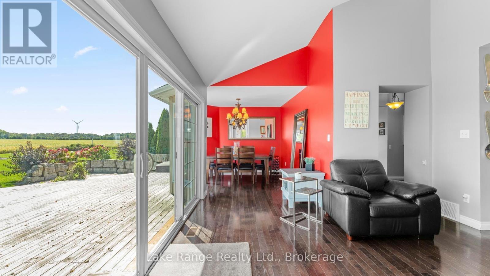 Country side views everywhere - 3622 Highway 21, Kincardine, ON - Indoor