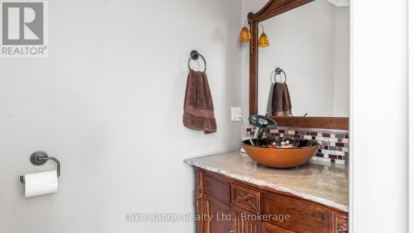 Office/bedroom/den - 2 piece ensuite. Main floor - 3622 Highway 21, Kincardine, ON - Indoor Photo Showing Bathroom