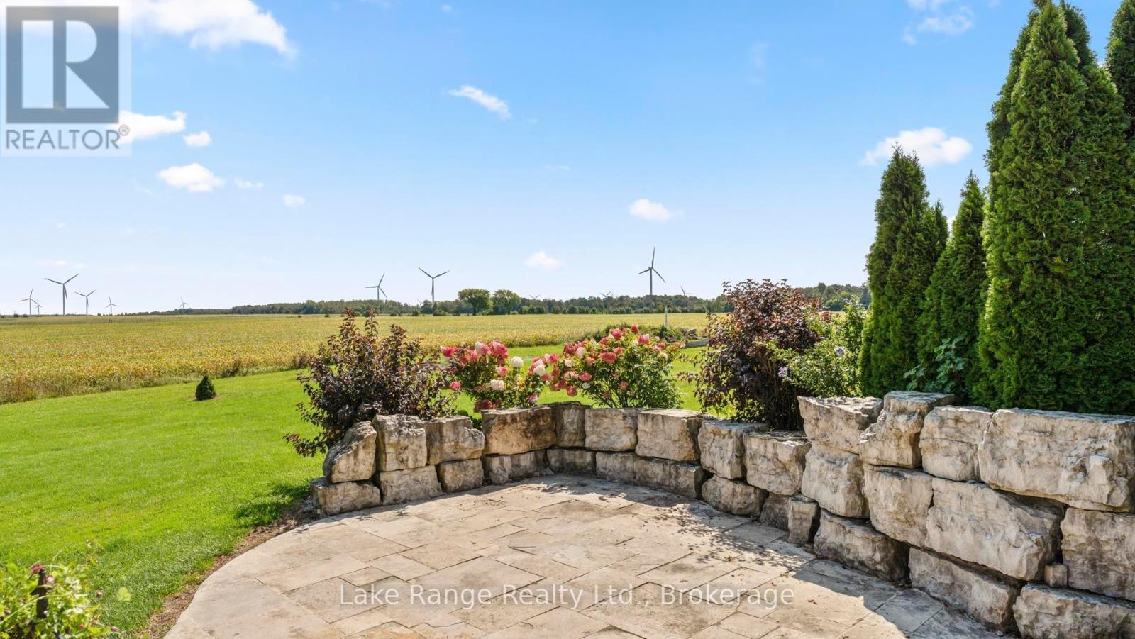 Stone patio and hot tub - 3622 Highway 21, Kincardine, ON - Outdoor