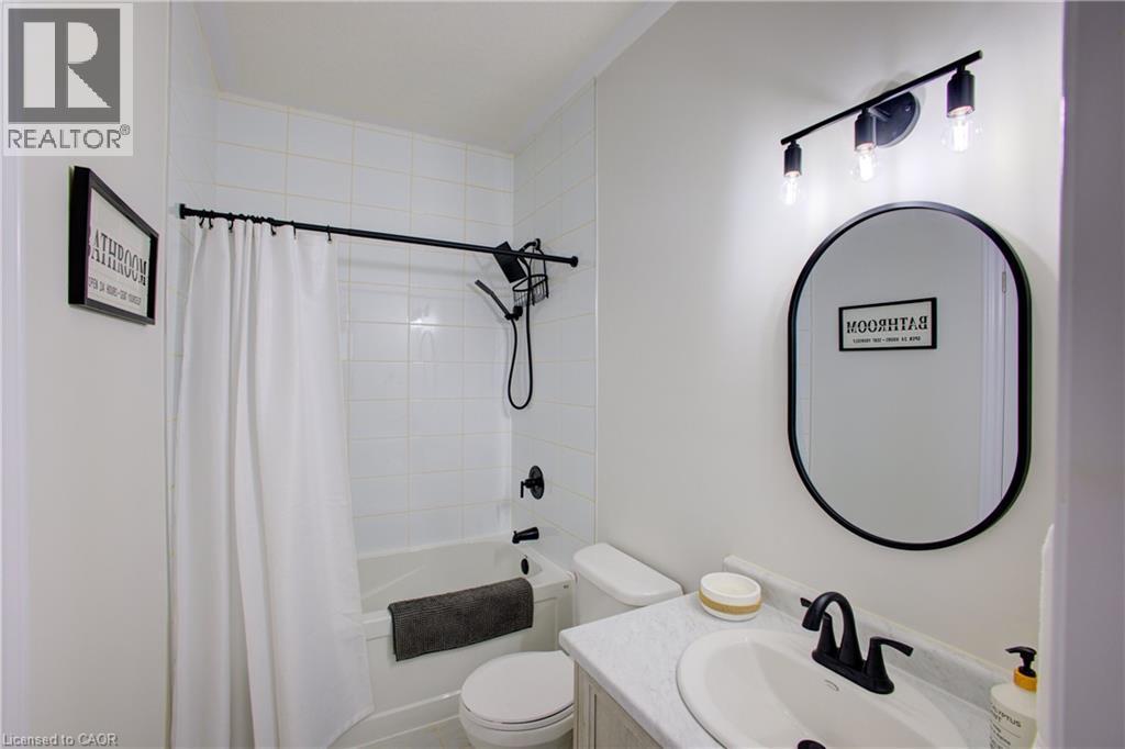 115 Maple Street, Drayton, ON - Indoor Photo Showing Bathroom