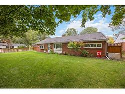 957 BURR Street Sarnia, ON N7V 2Y6