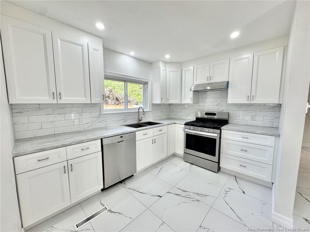 68 Coronation Dr, Moncton, NB