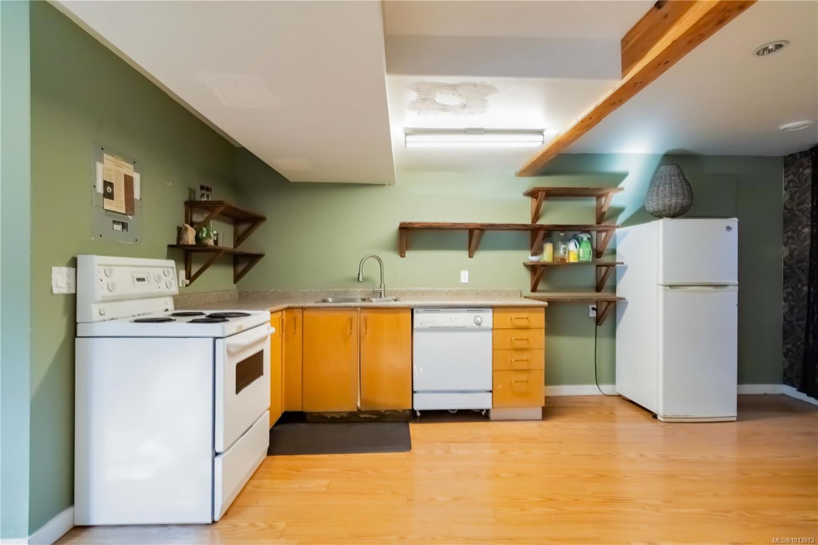 A-3365 Painter Rd, Colwood, BC