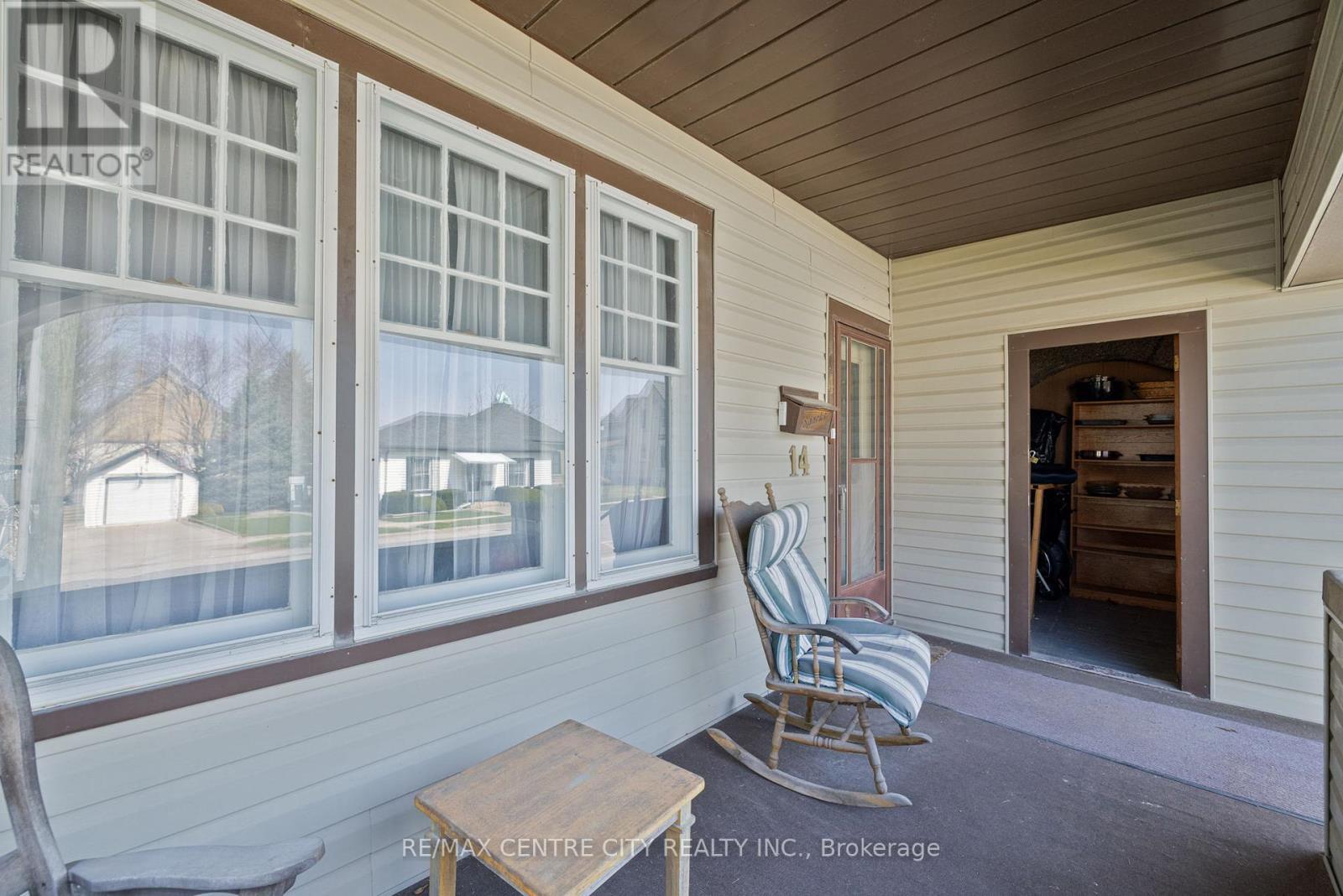 14 James Street, Strathroy-Caradoc (Nw), ON - Outdoor With Exterior