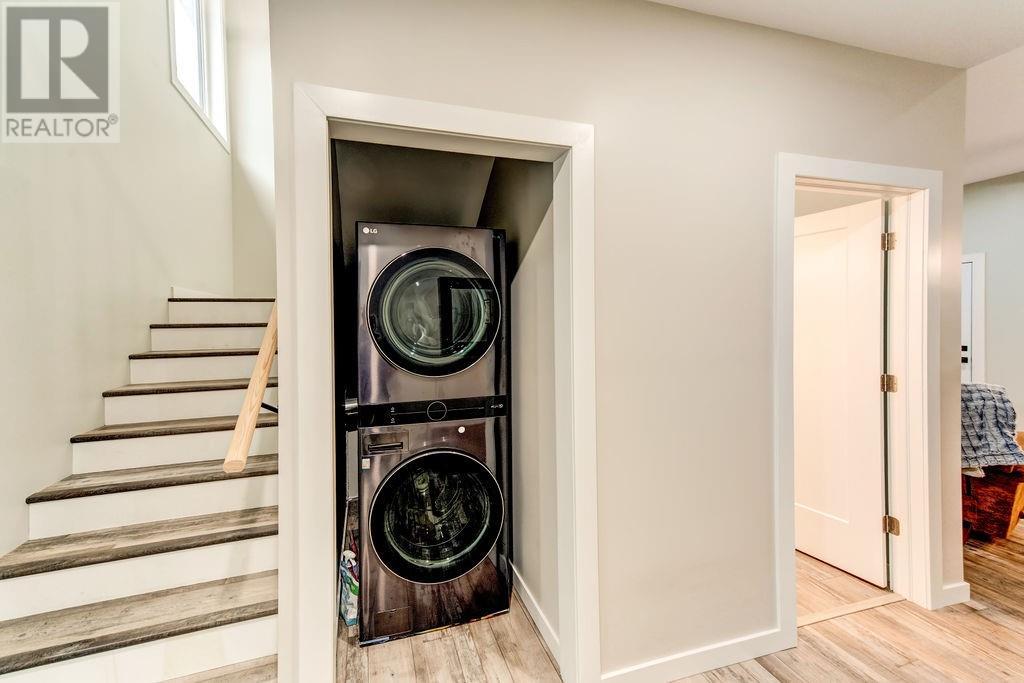 264 Lakeview Drive, Alban, ON - Indoor Photo Showing Laundry Room