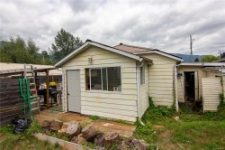 32 Poplar St Lake Cowichan, BC V0R 2G0