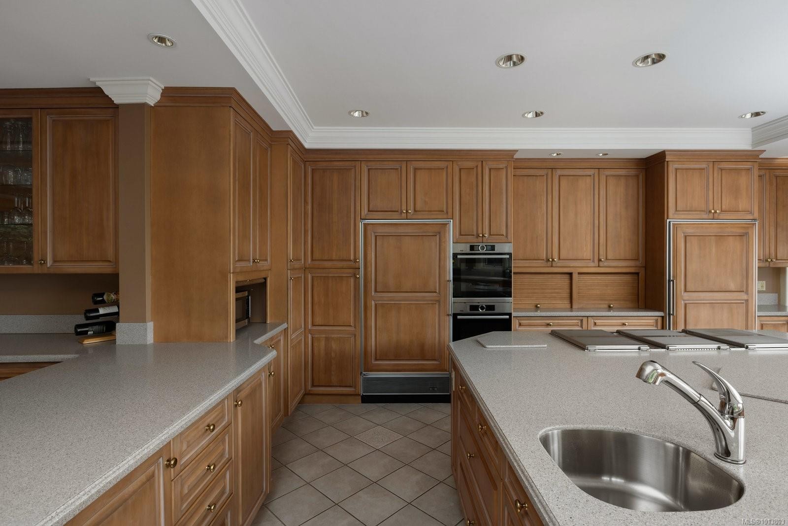 1580 Beach Dr, Oak Bay, BC