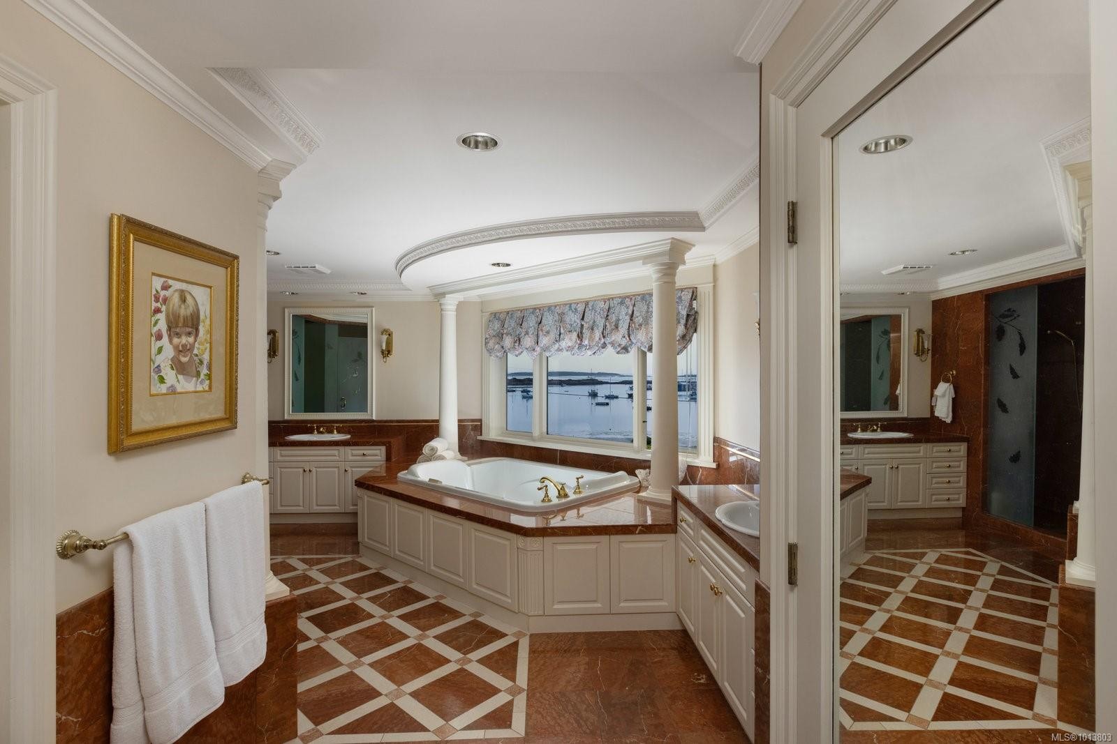 1580 Beach Dr, Oak Bay, BC