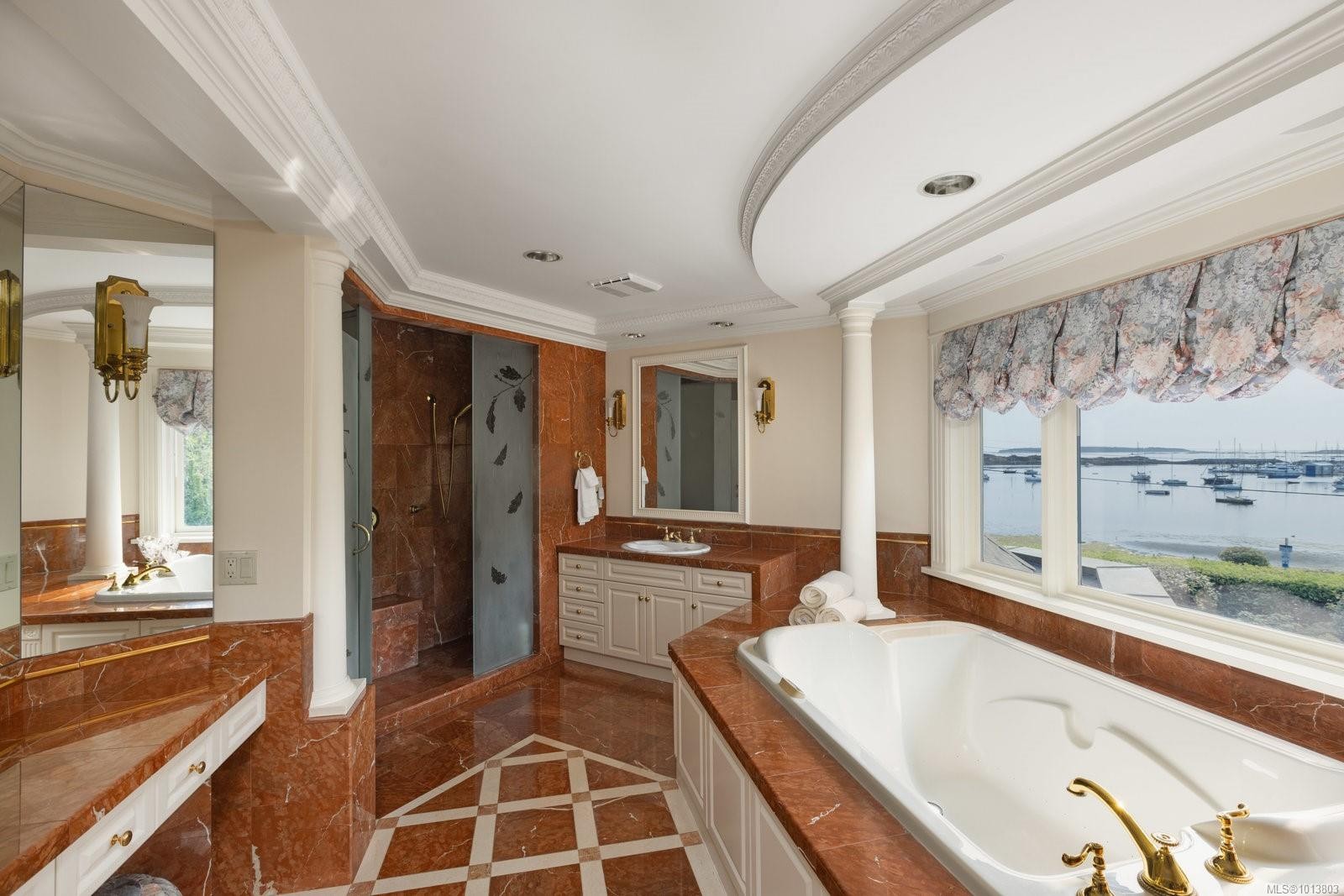 1580 Beach Dr, Oak Bay, BC