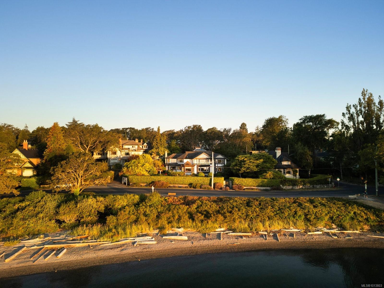 1580 Beach Dr, Oak Bay, BC