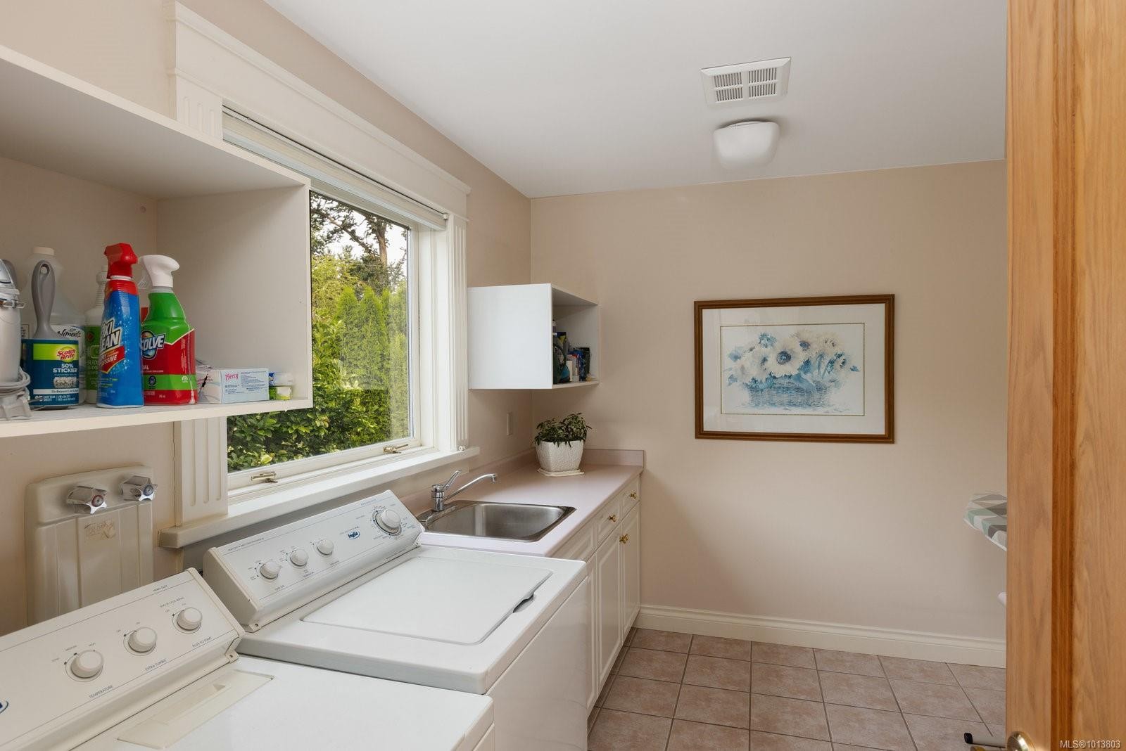 1580 Beach Dr, Oak Bay, BC