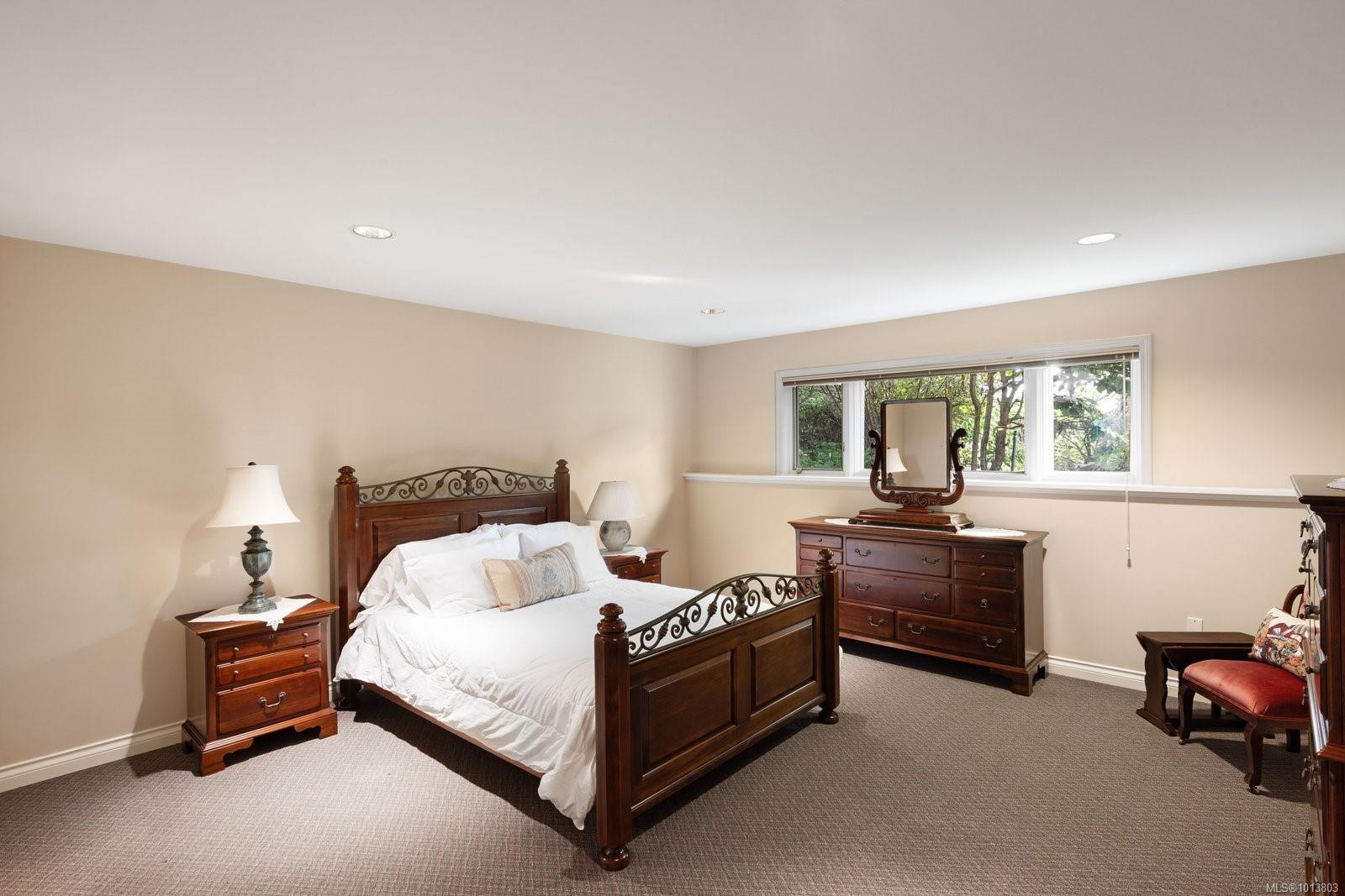 1580 Beach Dr, Oak Bay, BC