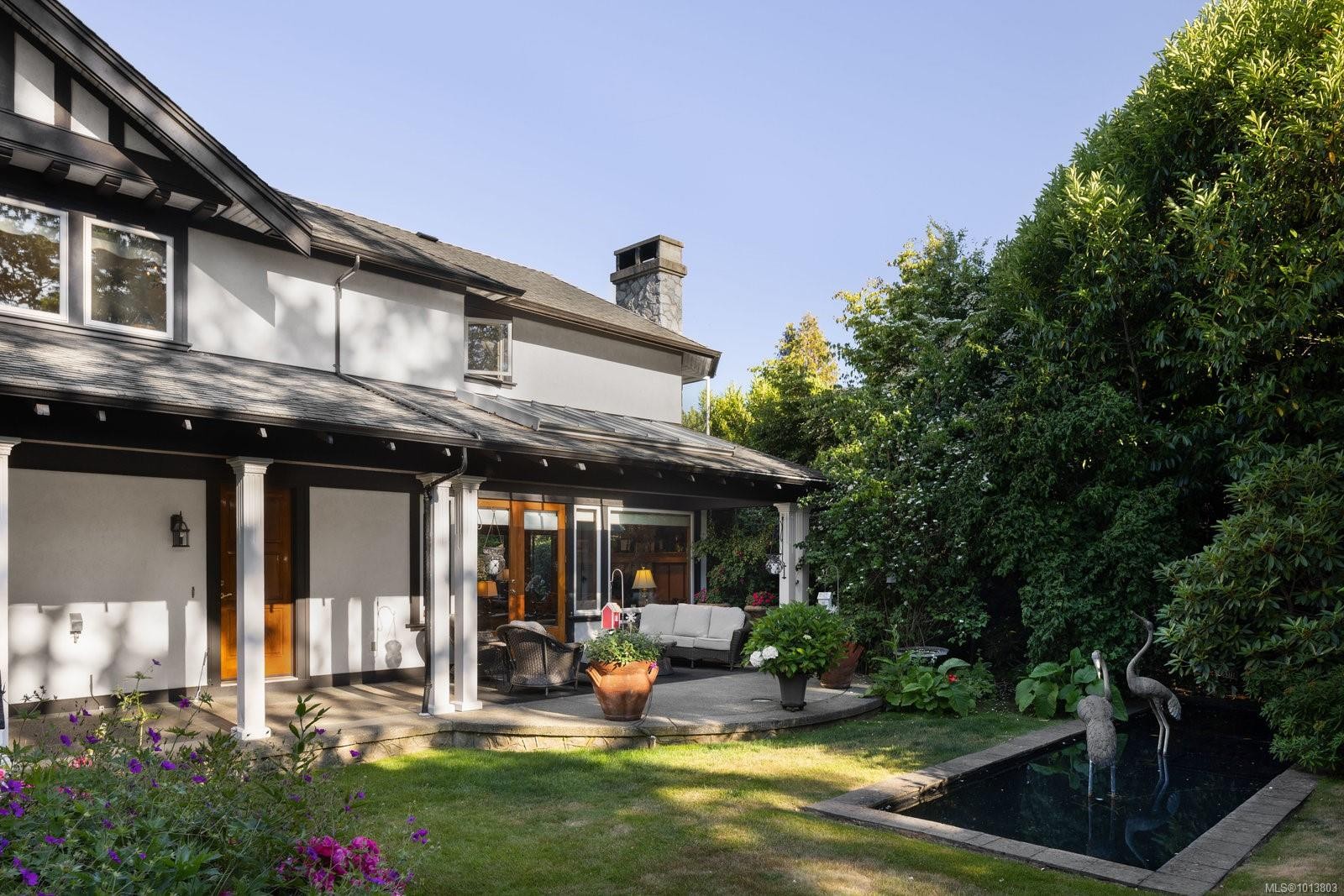 1580 Beach Dr, Oak Bay, BC