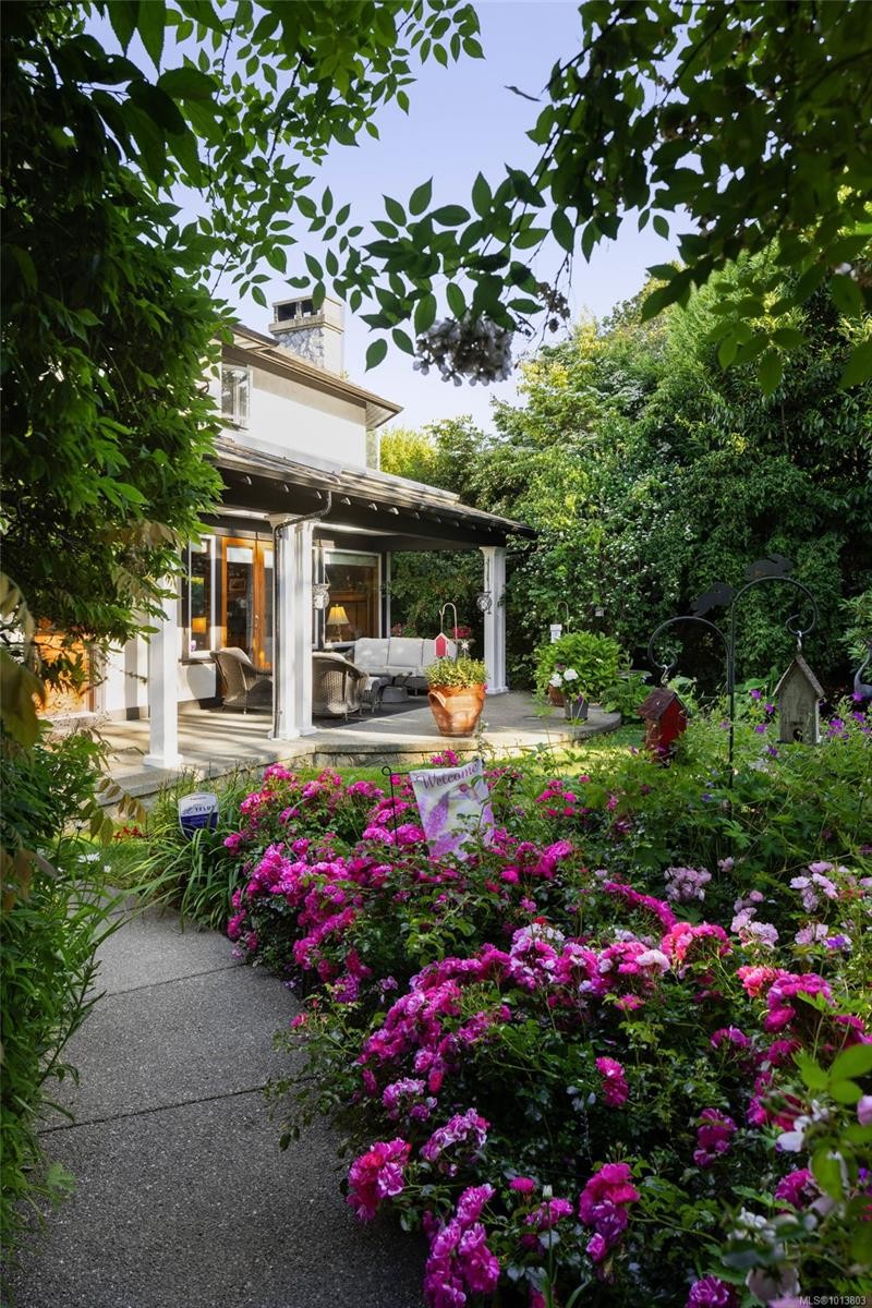 1580 Beach Dr, Oak Bay, BC