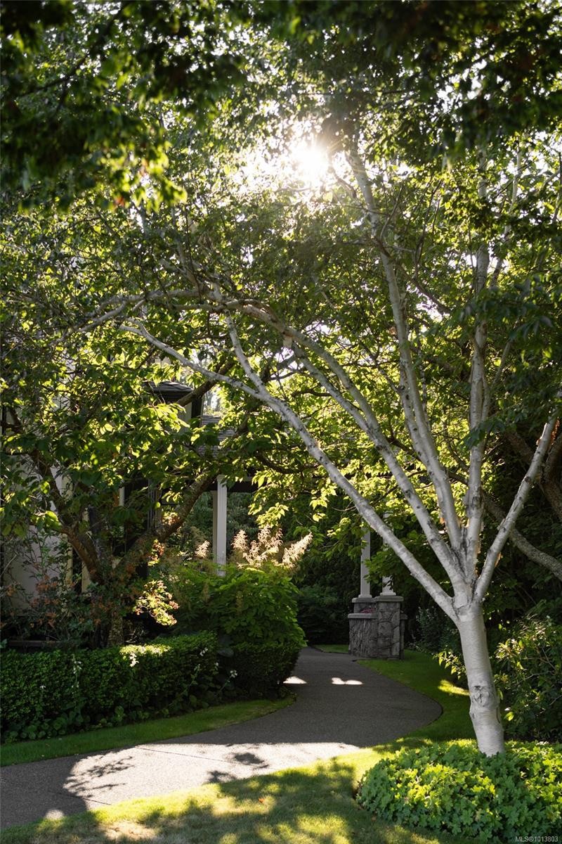 1580 Beach Dr, Oak Bay, BC