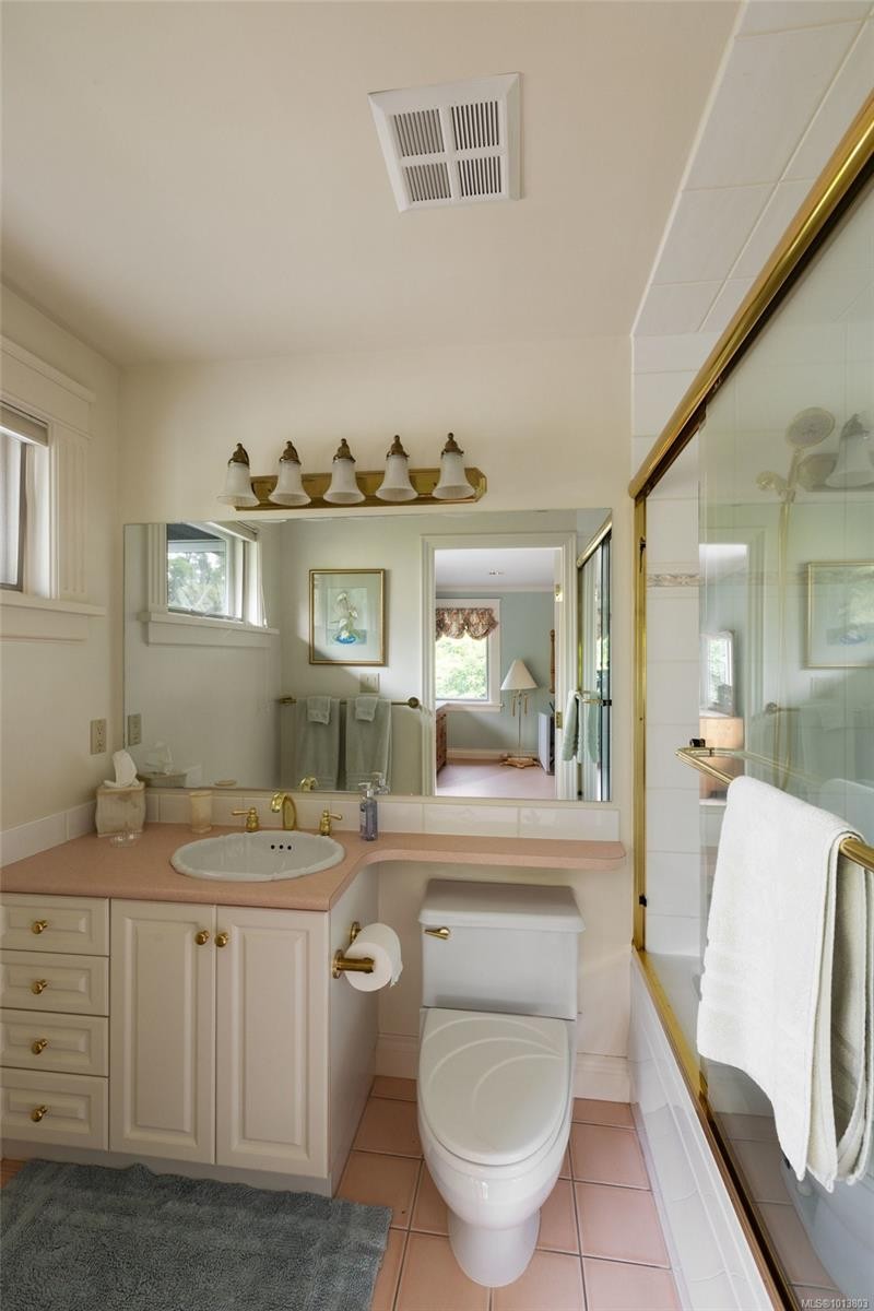 1580 Beach Dr, Oak Bay, BC