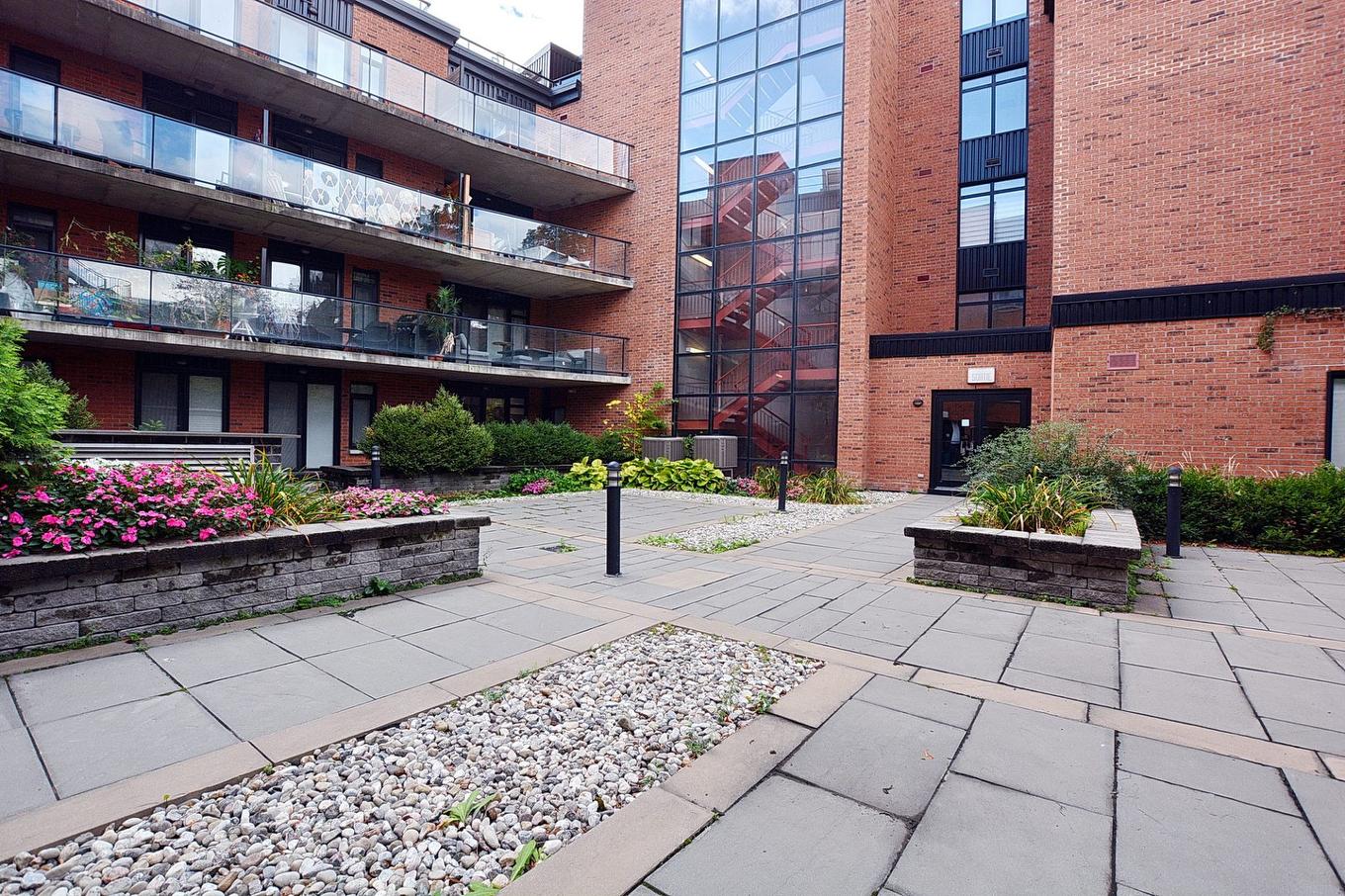 Cour - 203-450 Rue St-Antoine E., Montréal (Ville-Marie), QC - Outdoor