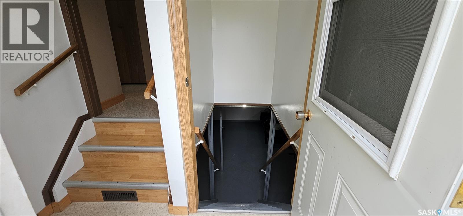 65 2Nd Street W, Weekes, SK - Indoor Photo Showing Other Room