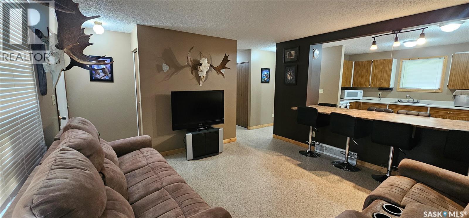 65 2Nd Street W, Weekes, SK - Indoor