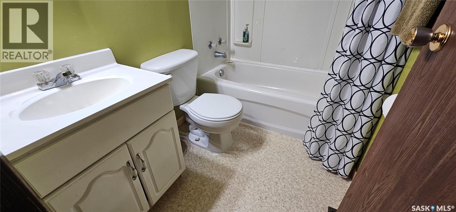 65 2Nd Street W, Weekes, SK - Indoor Photo Showing Bathroom