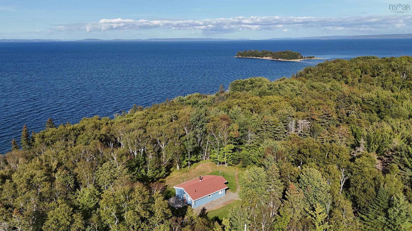 5735 West Bay Rd, Roberta, NS