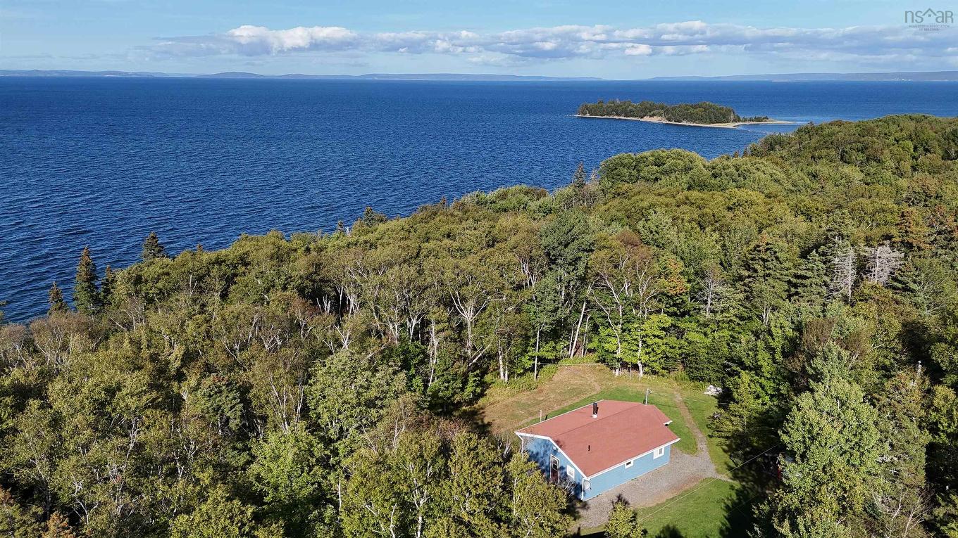 5735 West Bay Rd, Roberta, NS