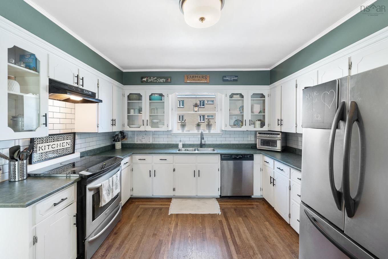 15 Brunswick Street, Yarmouth, NS