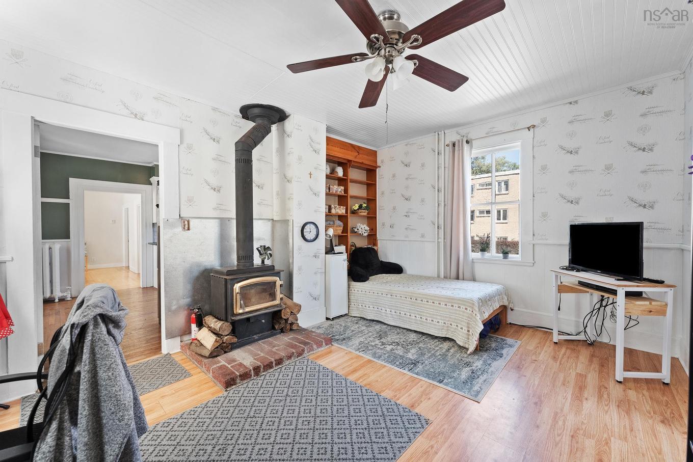 15 Brunswick Street, Yarmouth, NS