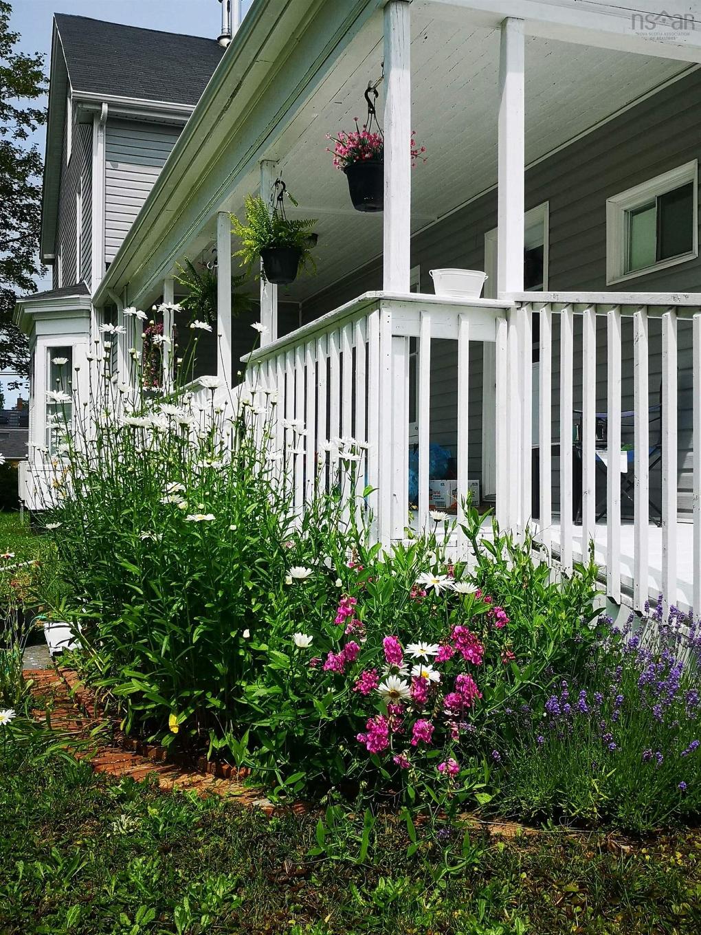 15 Brunswick Street, Yarmouth, NS