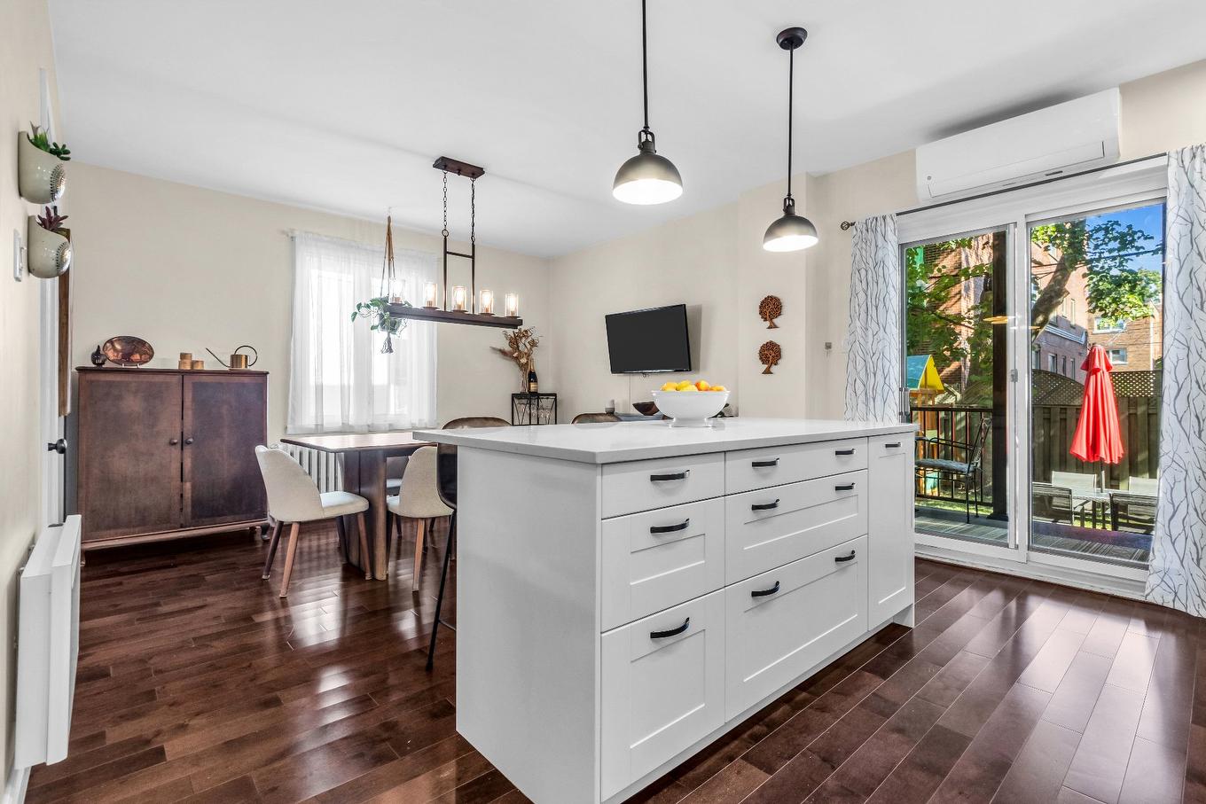 Salle à manger - 4619 Av. De Kensington, Montréal (Côte-Des-Neiges/Notre-Dame-De-Grâce), QC - Indoor