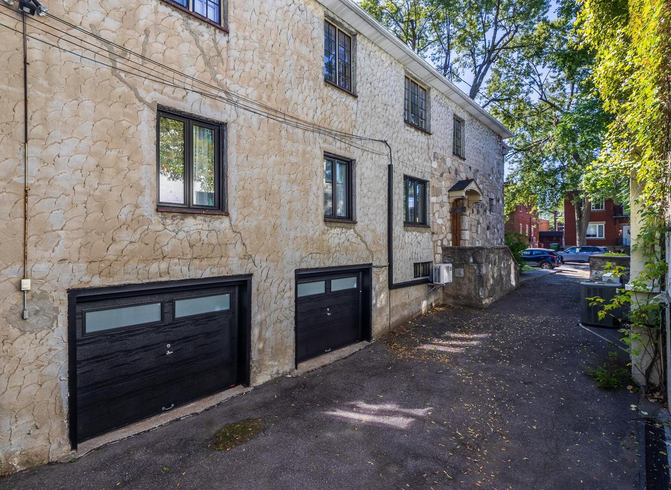 Garage - 4619 Av. De Kensington, Montréal (Côte-Des-Neiges/Notre-Dame-De-Grâce), QC - Outdoor