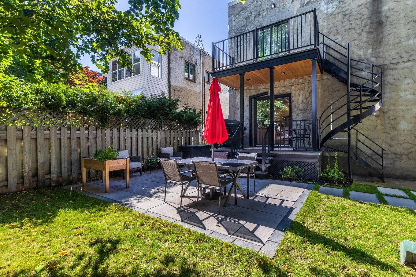 Cour - 4619 Av. De Kensington, Montréal (Côte-Des-Neiges/Notre-Dame-De-Grâce), QC - Outdoor With Deck Patio Veranda