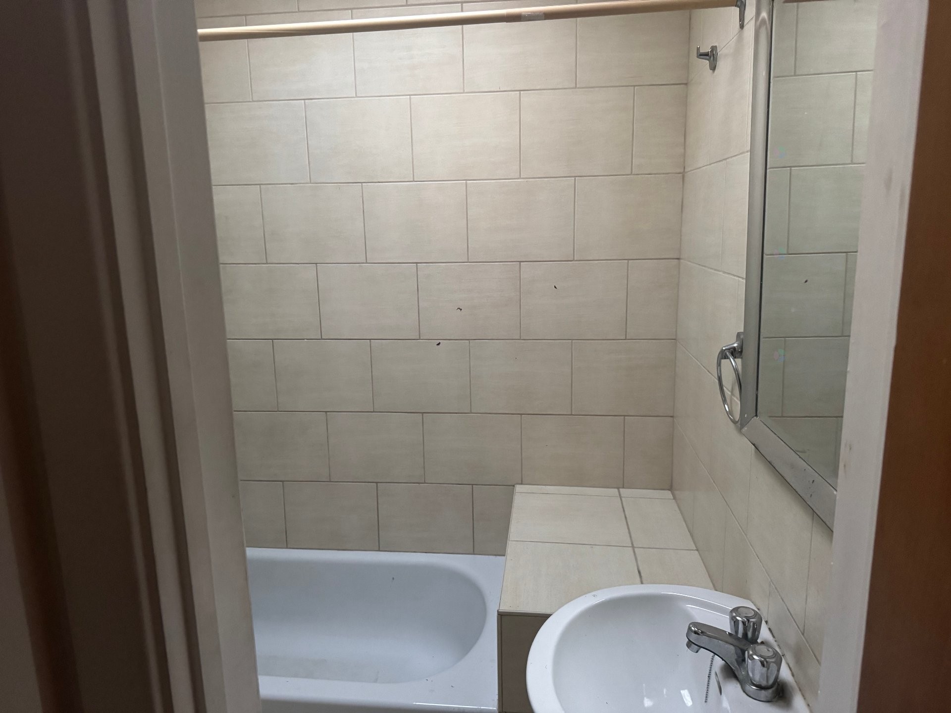 Salle de bains - 11963 Rue Desenclaves, Montréal (Ahuntsic-Cartierville), QC - Indoor Photo Showing Bathroom