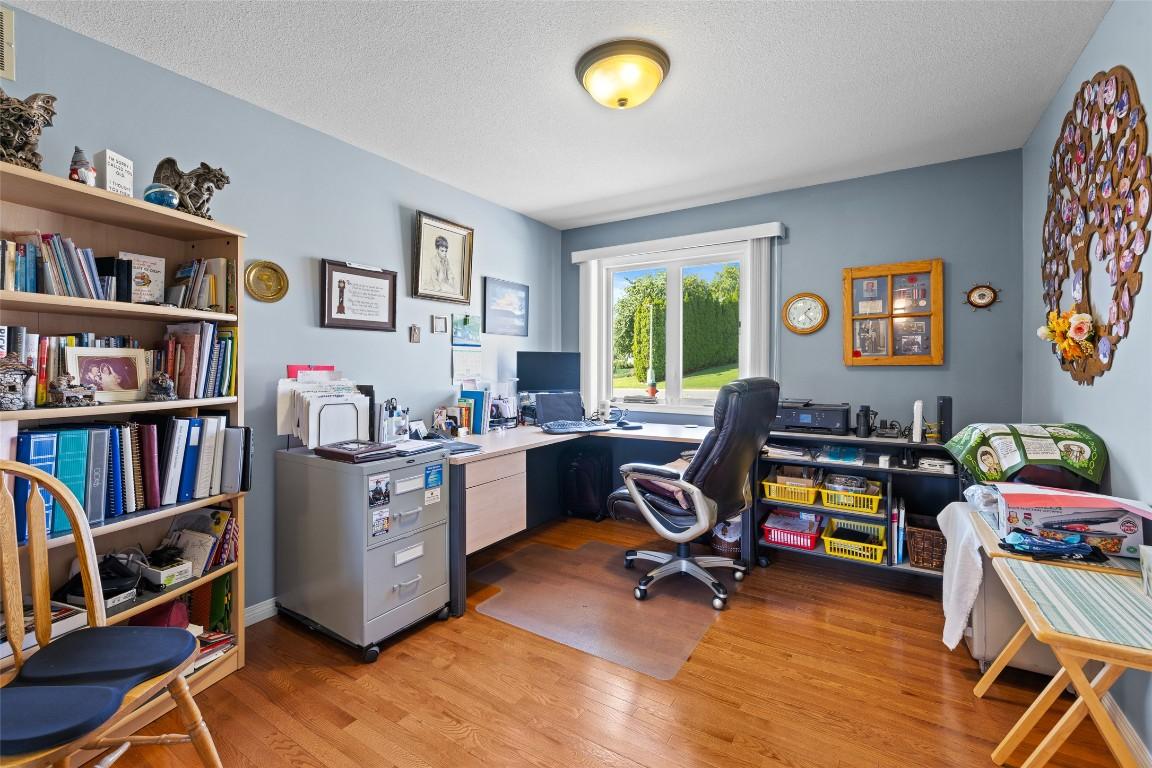 3285 Sundance Drive, West Kelowna, BC - Indoor Photo Showing Office