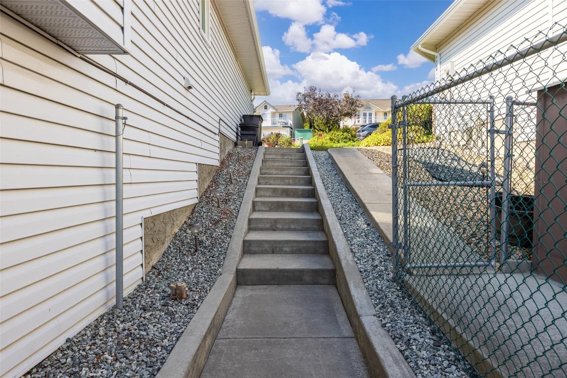 3285 Sundance Drive, West Kelowna, BC - Outdoor With Exterior