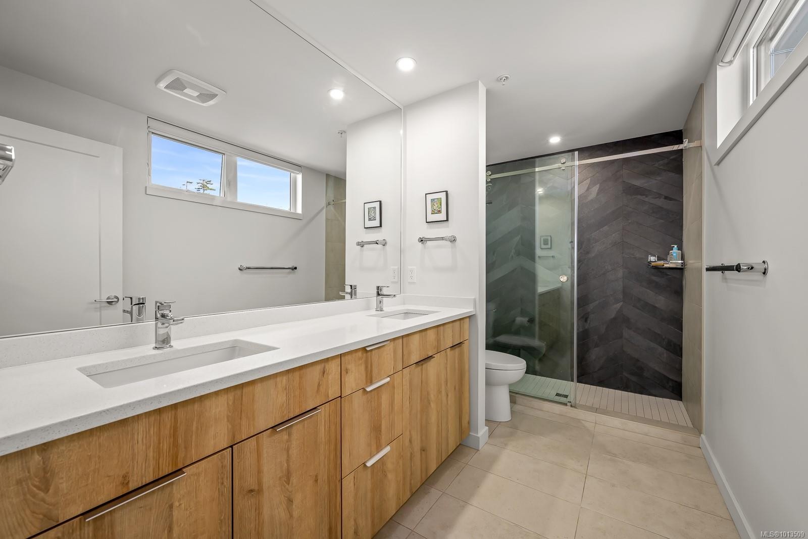 406-536 Island Hwy South, Campbell River, BC - Indoor Photo Showing Bathroom