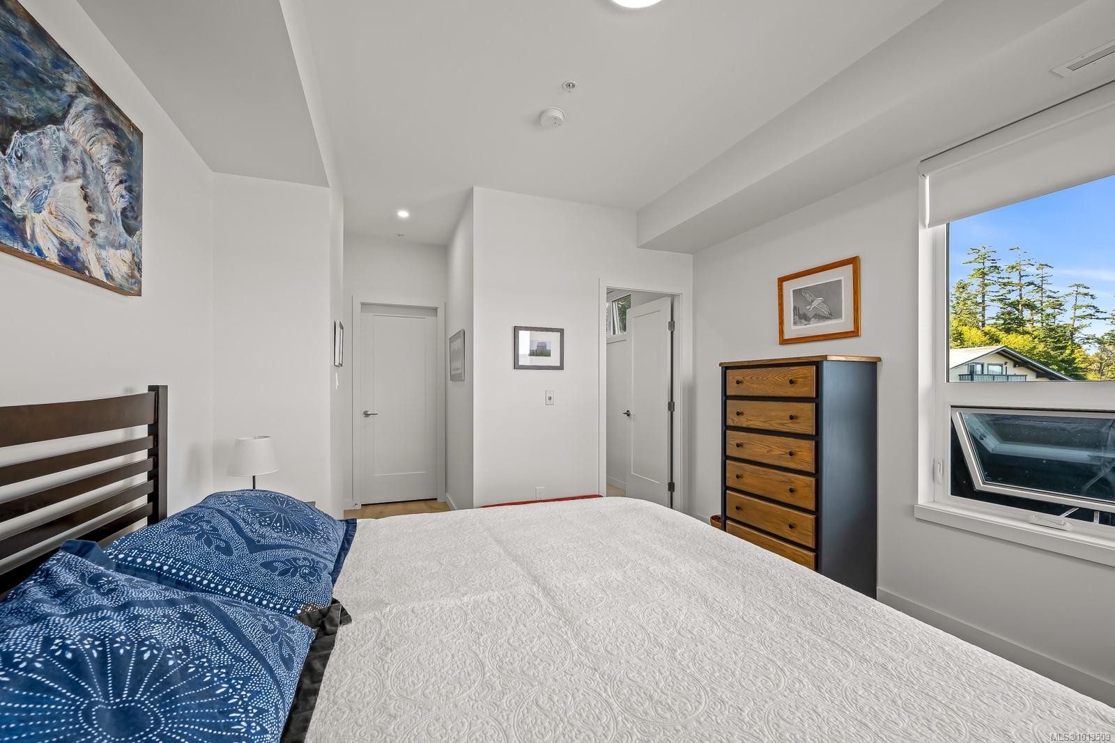 406-536 Island Hwy South, Campbell River, BC - Indoor Photo Showing Bedroom