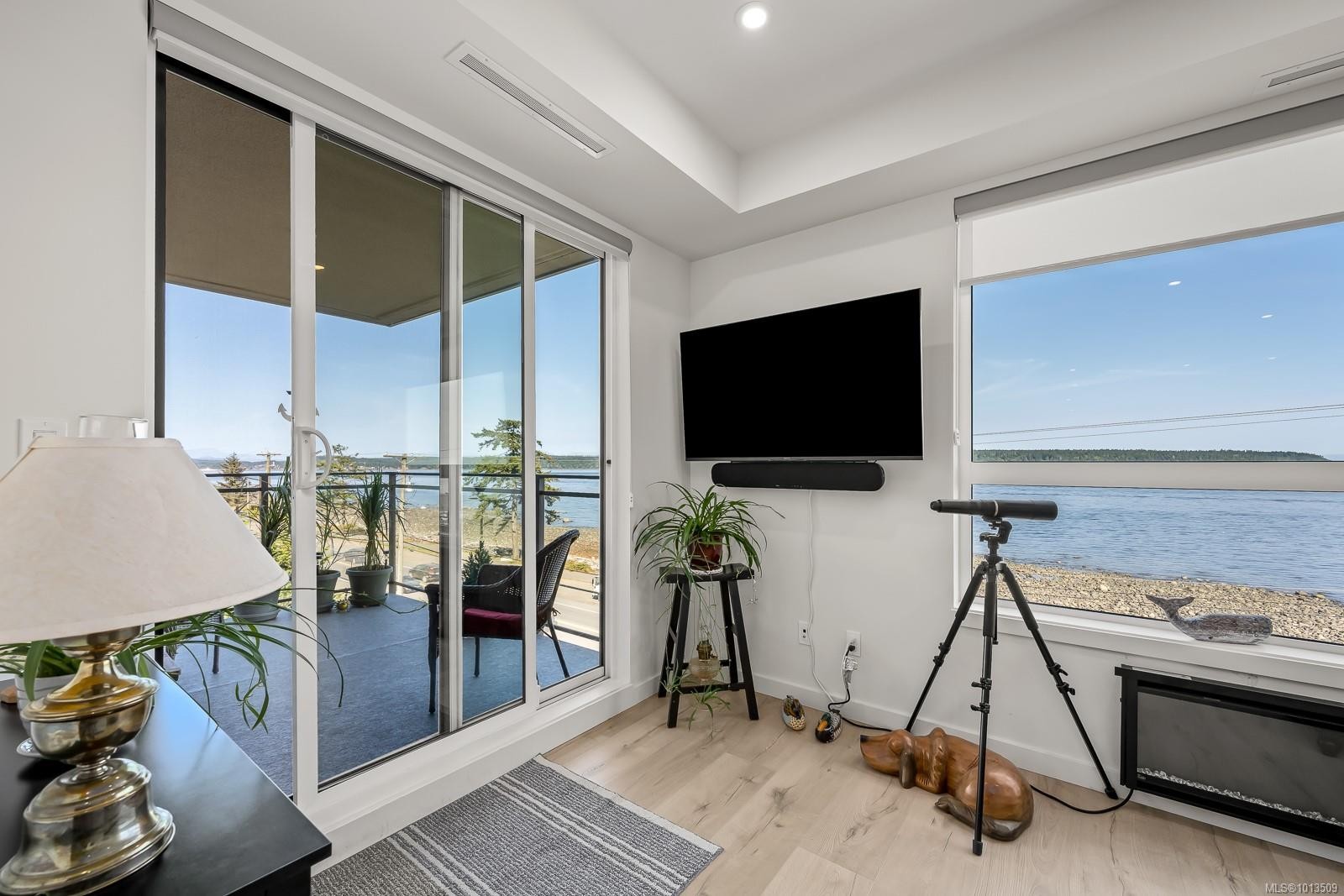 406-536 Island Hwy South, Campbell River, BC - With Body Of Water With Exterior