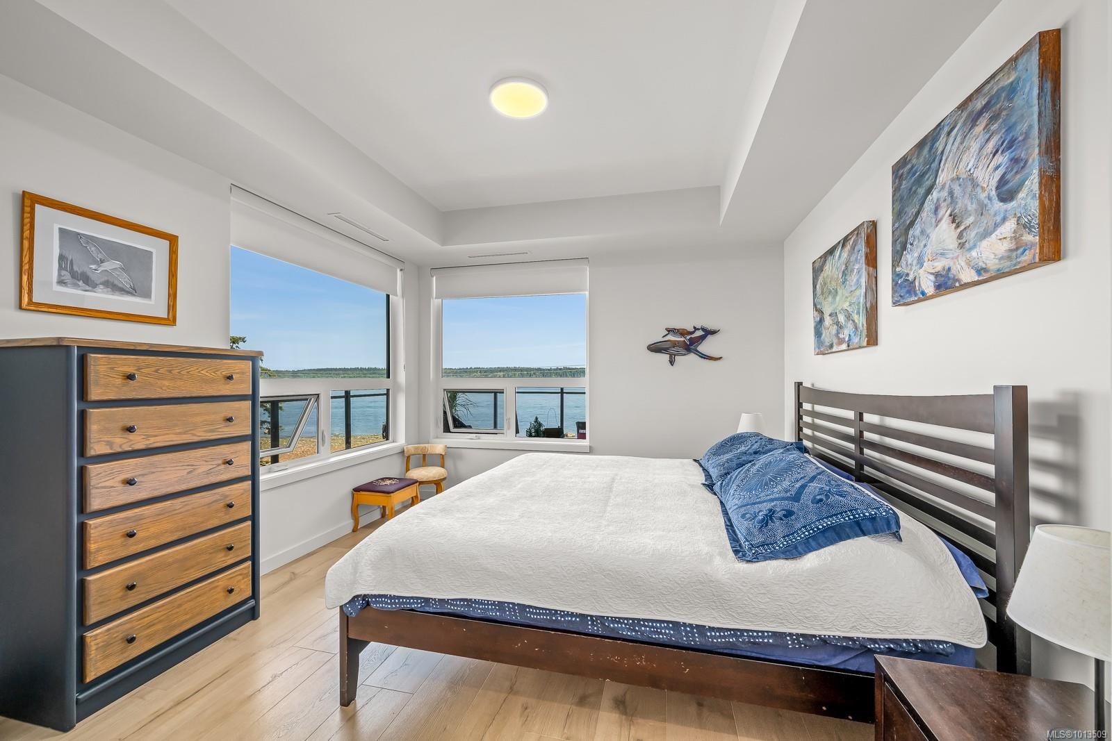 406-536 Island Hwy South, Campbell River, BC - Indoor Photo Showing Bedroom