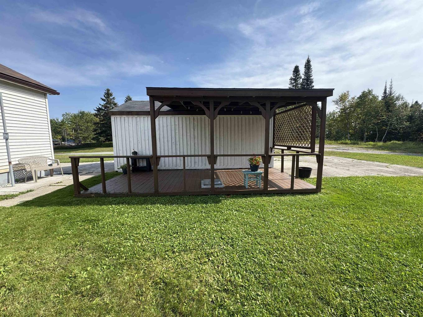 115 Warbler Drive, Manitouwadge, ON - Outdoor