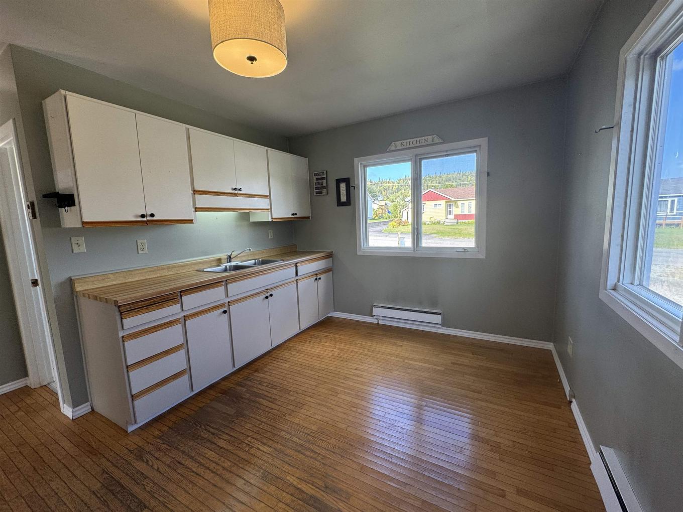 115 Warbler Drive, Manitouwadge, ON - Indoor Photo Showing Kitchen With Double Sink