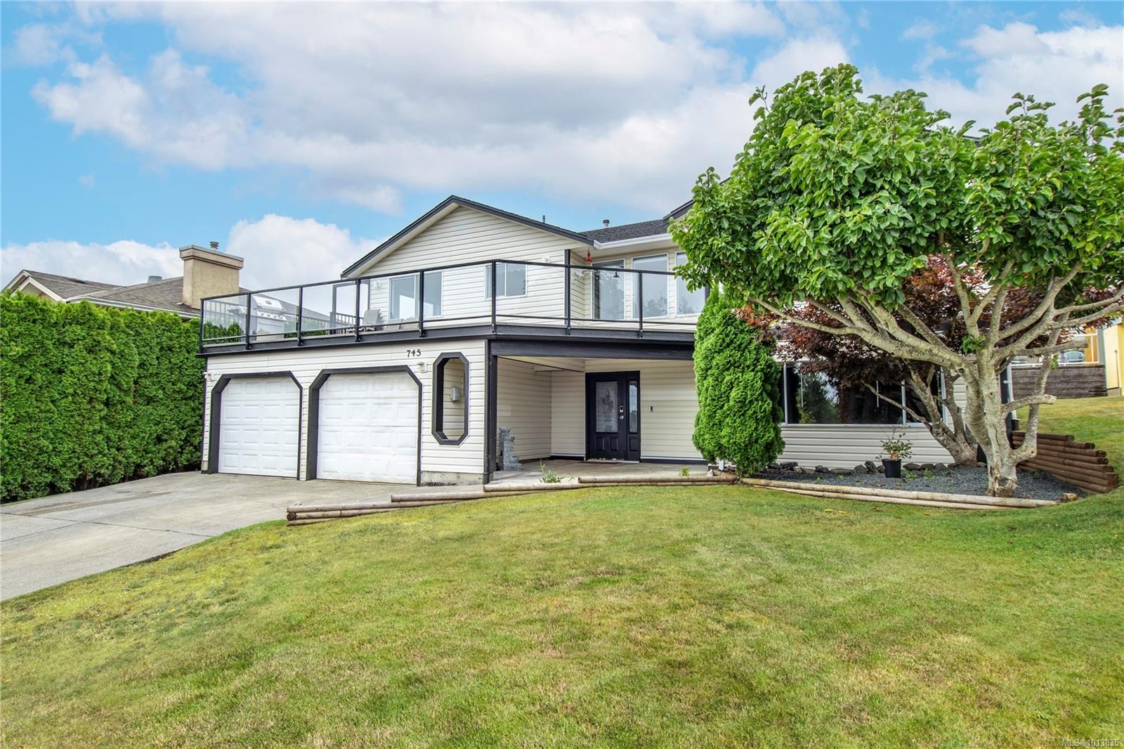 745 Bowen Dr, Campbell River, BC