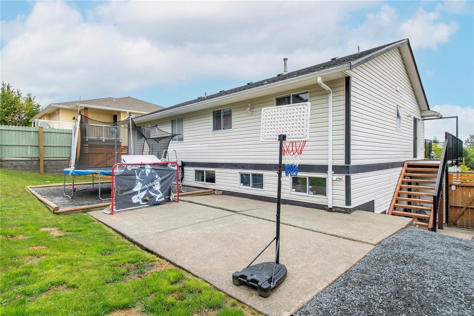 745 Bowen Dr, Campbell River, BC