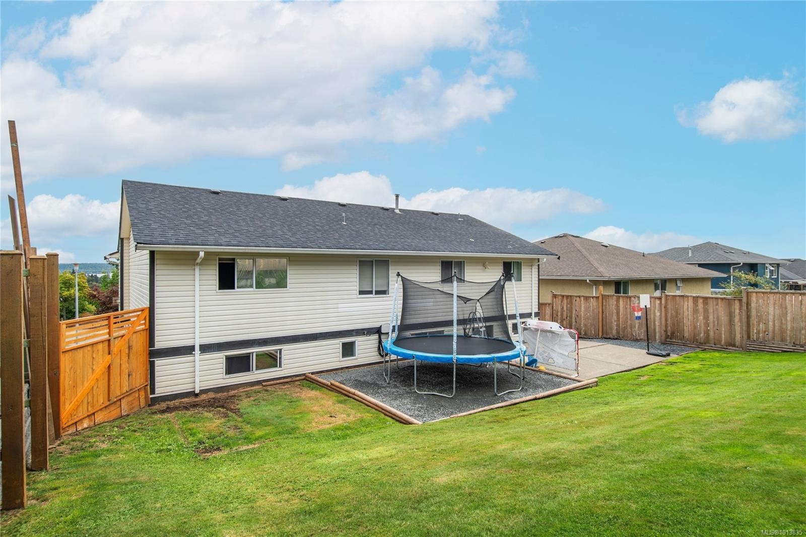 745 Bowen Dr, Campbell River, BC