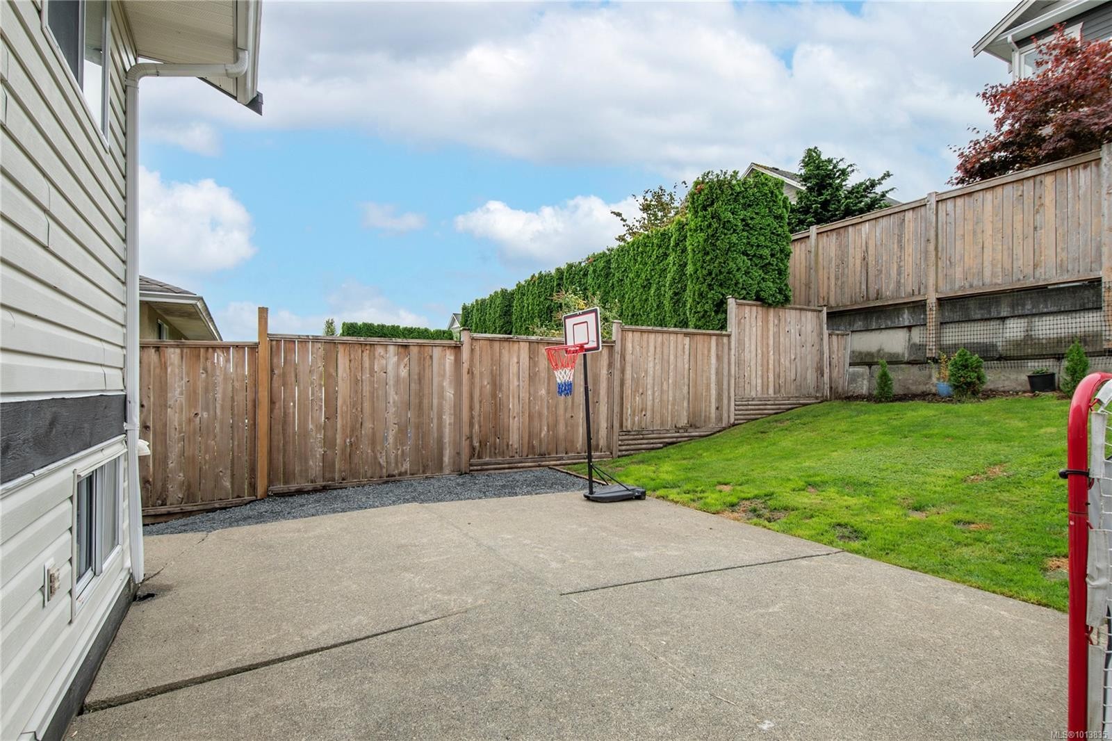 745 Bowen Dr, Campbell River, BC