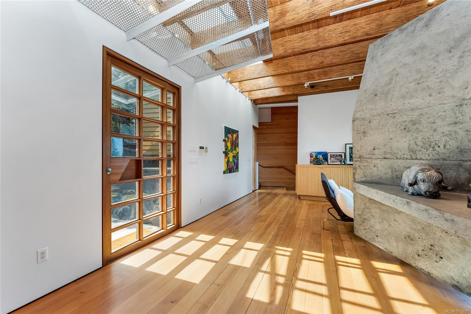 8909 Park Pacific Terr, North Saanich, BC