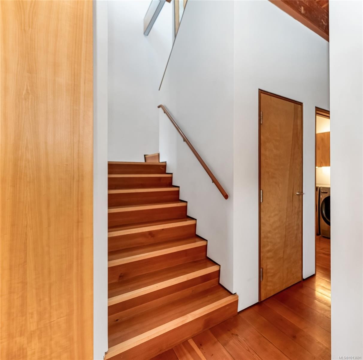 8909 Park Pacific Terr, North Saanich, BC