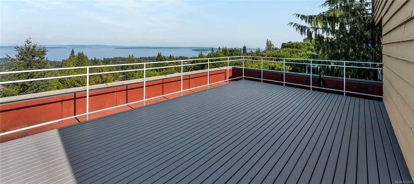 8909 Park Pacific Terr, North Saanich, BC