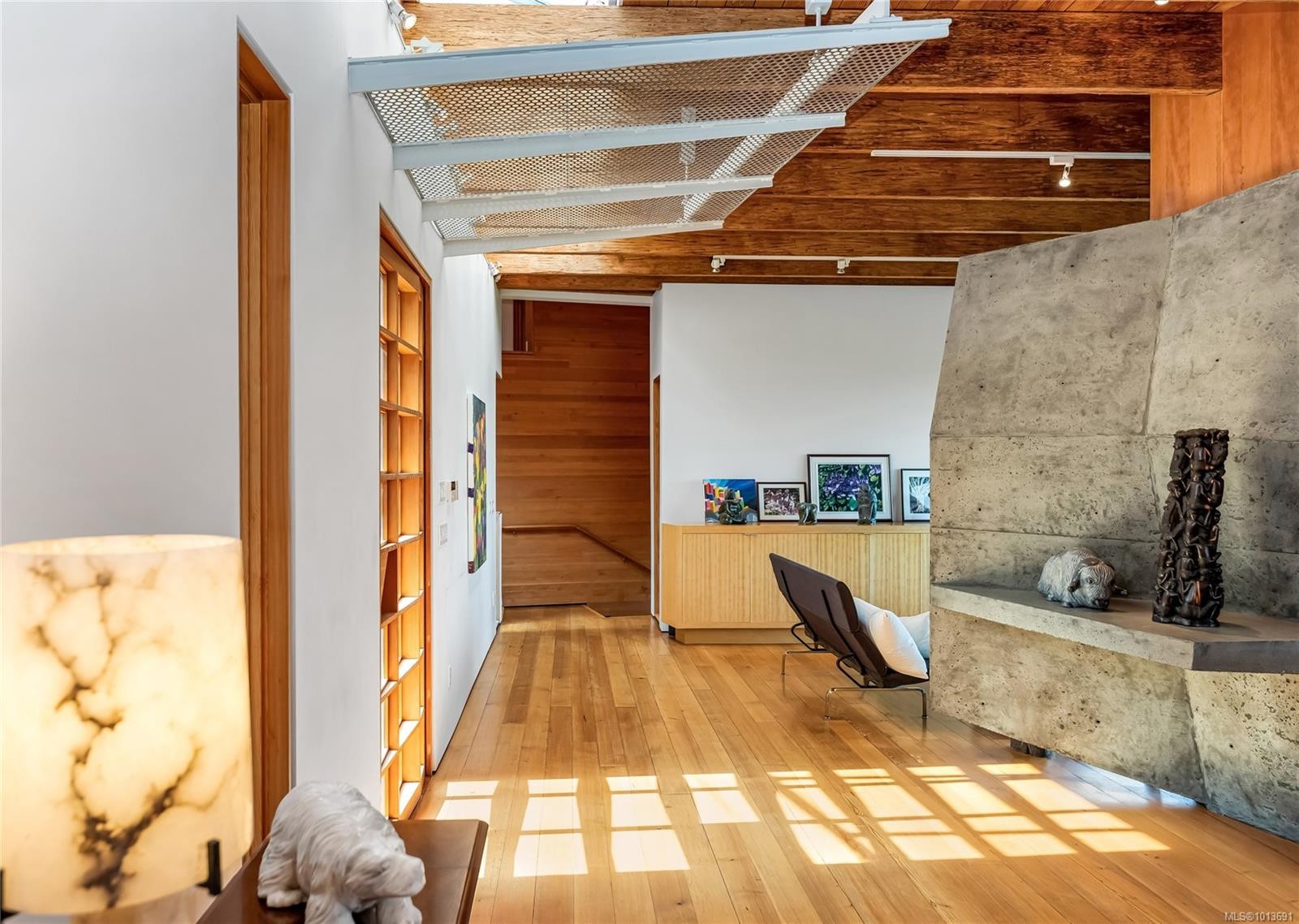 8909 Park Pacific Terr, North Saanich, BC