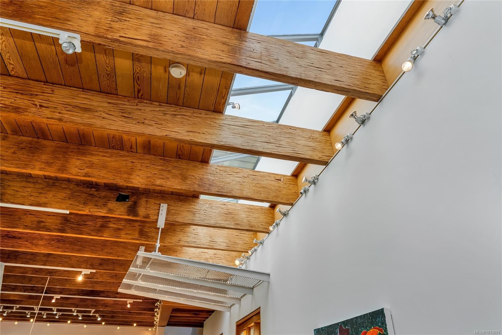 8909 Park Pacific Terr, North Saanich, BC